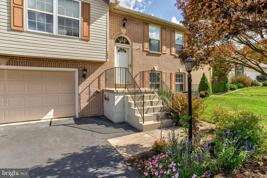 743 Tanager Dr, State College, PA 16803 - #2