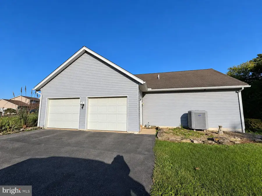 1051 E Springfield Dr, Bellefonte, PA 16823 - #2