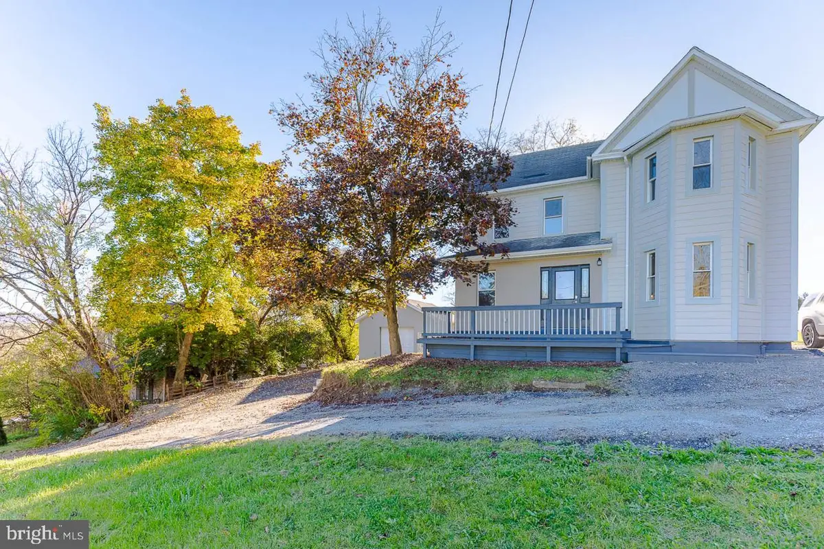 140 Lee St, Bellefonte, PA 16823 - #1