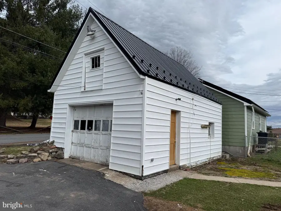 208 Woodward Ave, Lock Haven, PA 17745 - #3