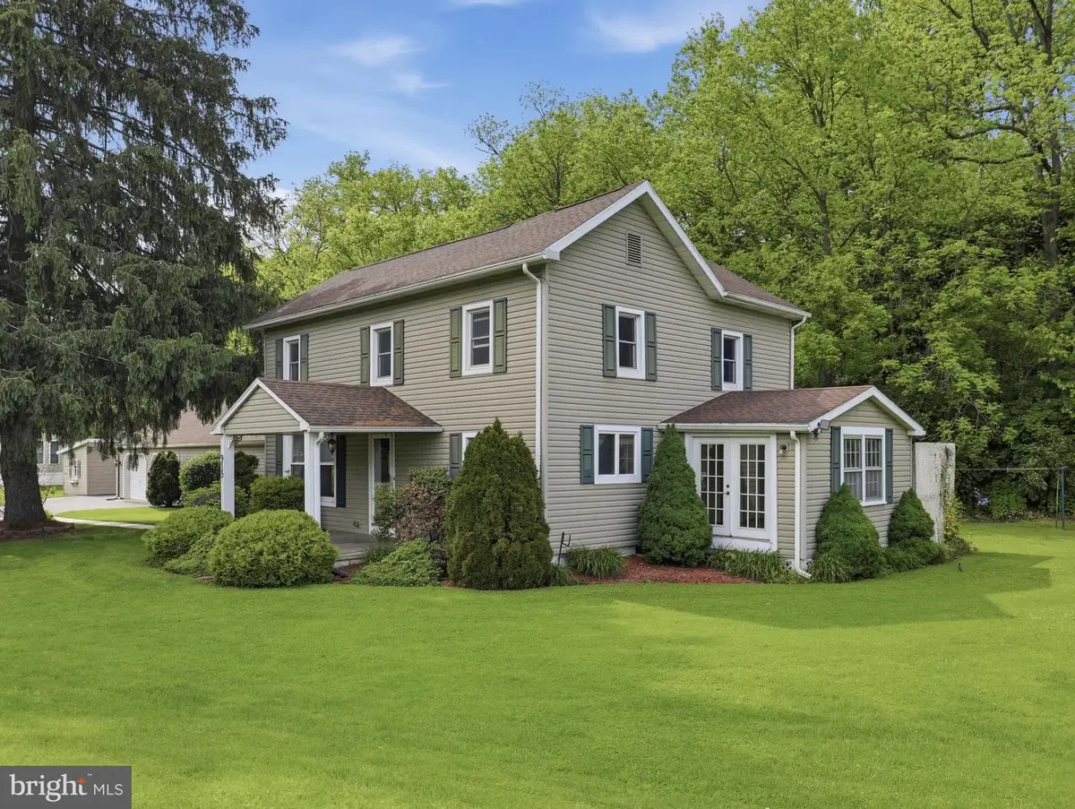 915 Long Run Rd, Mill Hall, PA 17751 - #1
