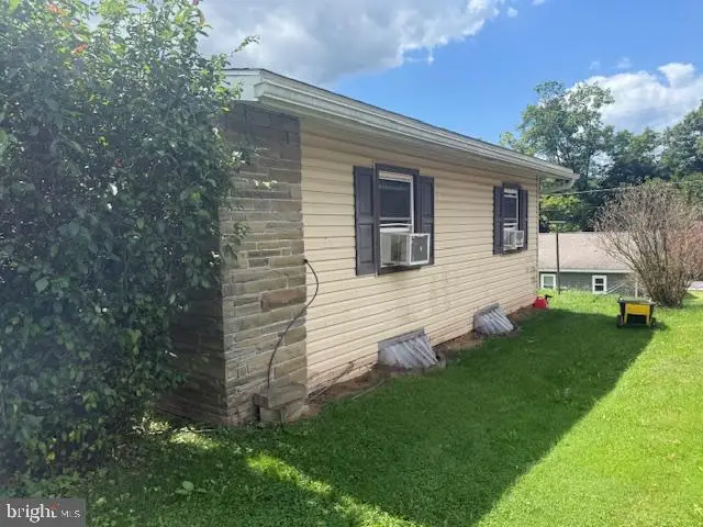 11 Magnolia Dr, Lock Haven, PA 17745 - #2