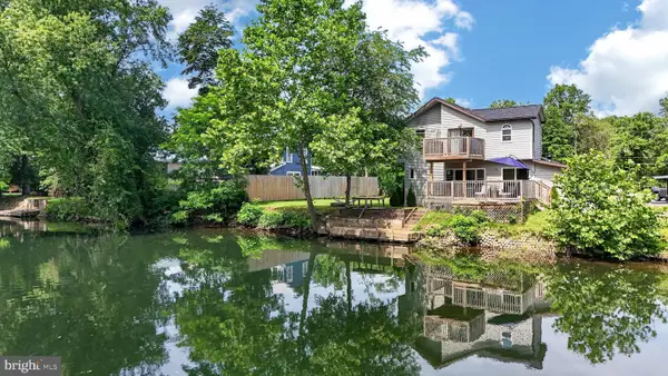 52 Cottage Ln, MILL HALL, PA 17751