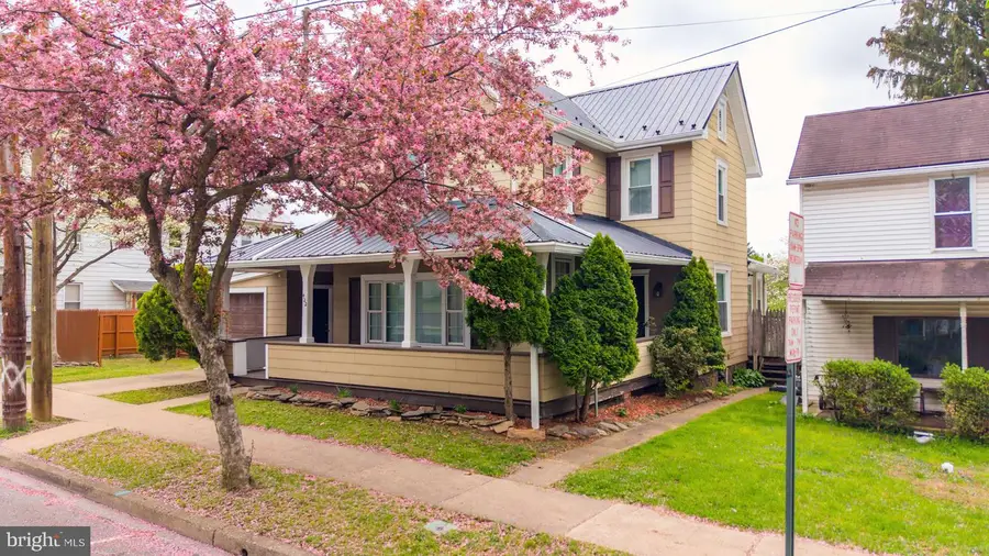 422 E 4th St, Bloomsburg, PA 17815 - #2
