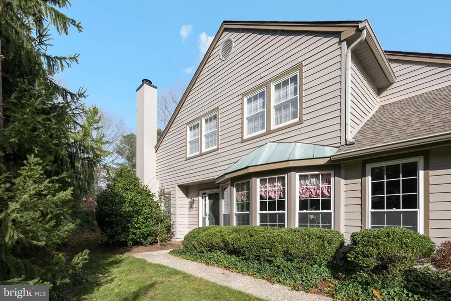 32 Manchester Ct #32, Berwyn, PA 19312 - Image #2