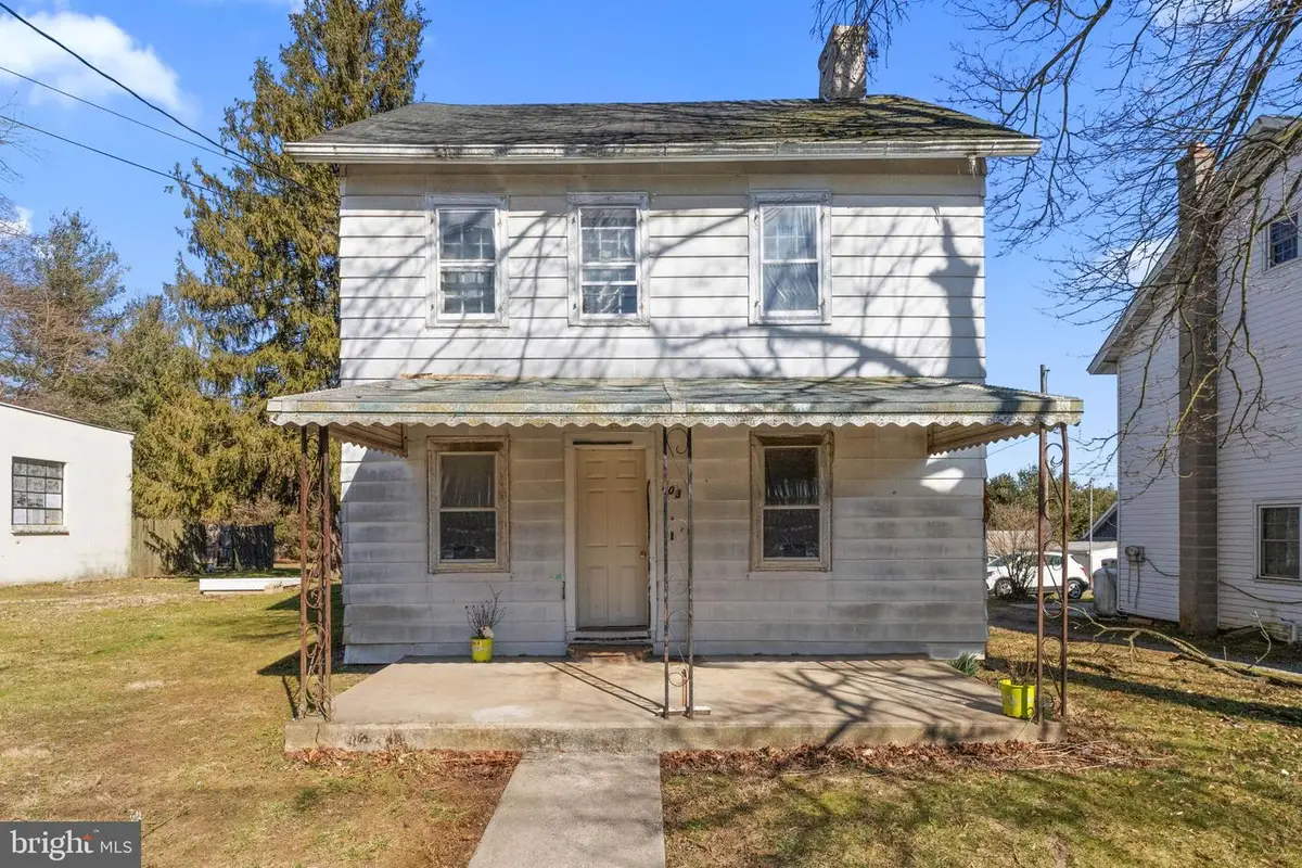 203 Cochran St, Cochranville, PA 19330 - #1