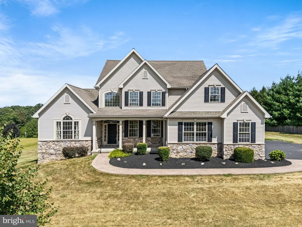 114 Jacobs Dr, Coatesville, PA 19320 - Image #1