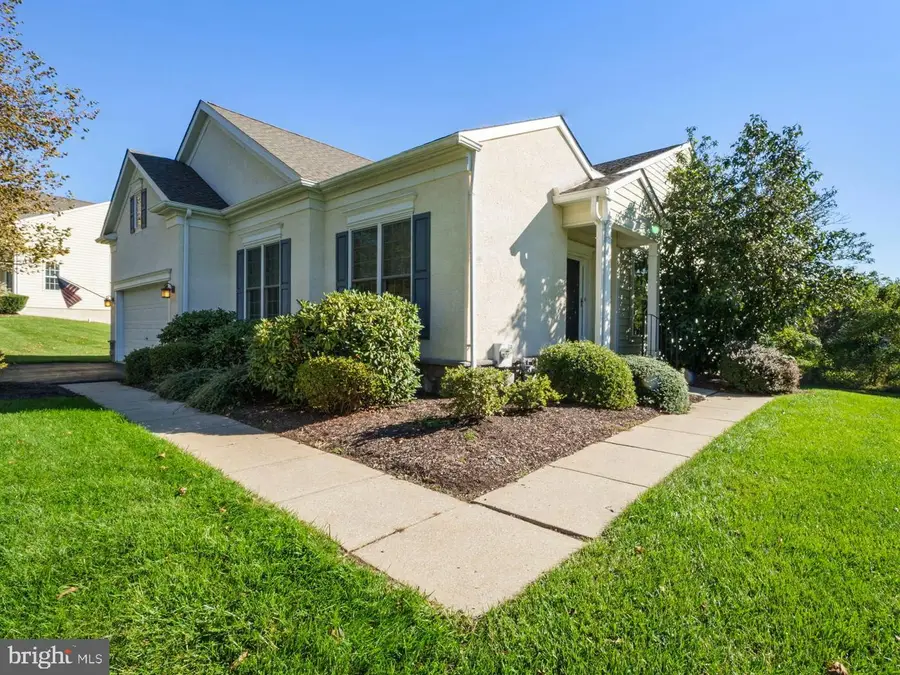 206 Joyce Cir, Avondale, PA 19311 - Image #3