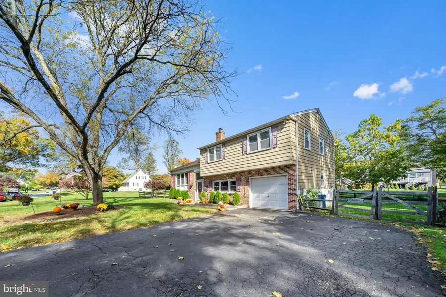 201 Seal Ln, West Chester, PA 19380 - Image #2