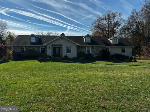 6 Smedley Dr, NEWTOWN SQUARE, PA 19073