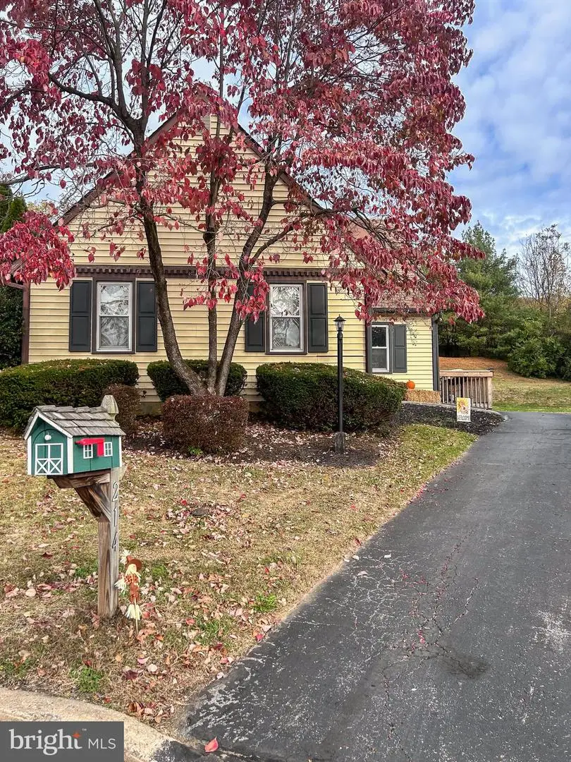 214 Armstead Ct, Downingtown, PA 19335 - Image #1