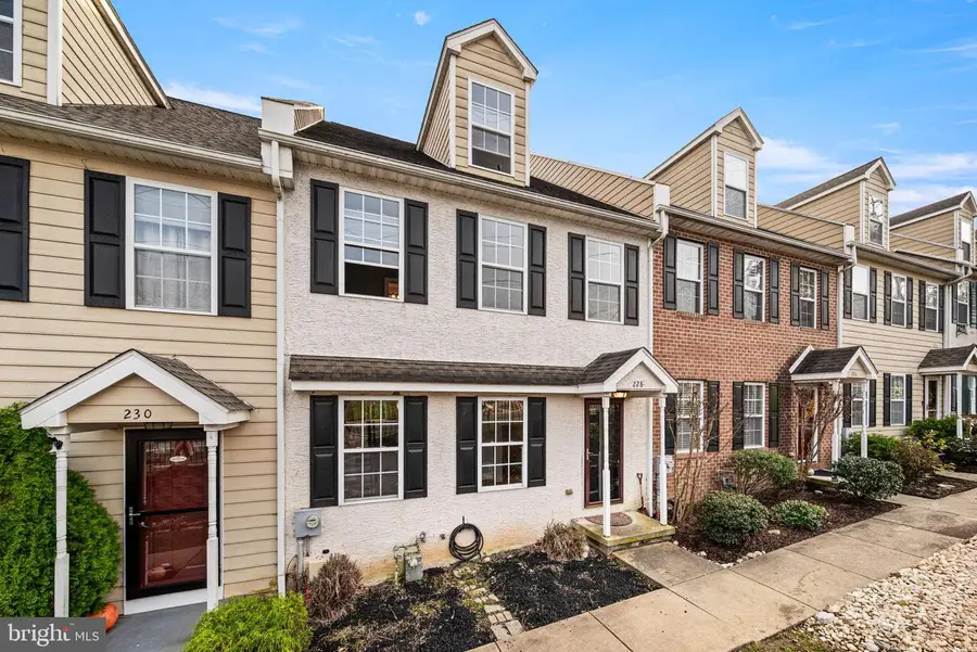 228 E Mulberry St, Kennett Square, PA 19348 - Image #2