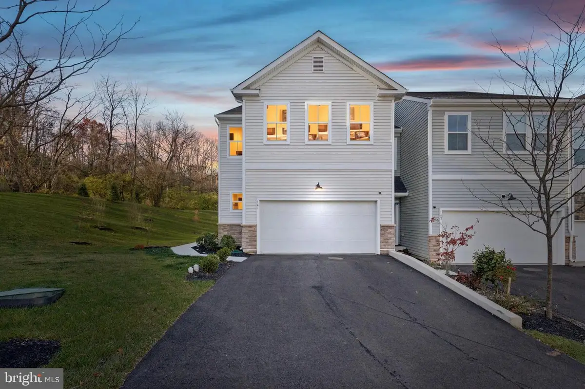 141 Four Leaf Dr, Downingtown, PA 19335 - Image #1