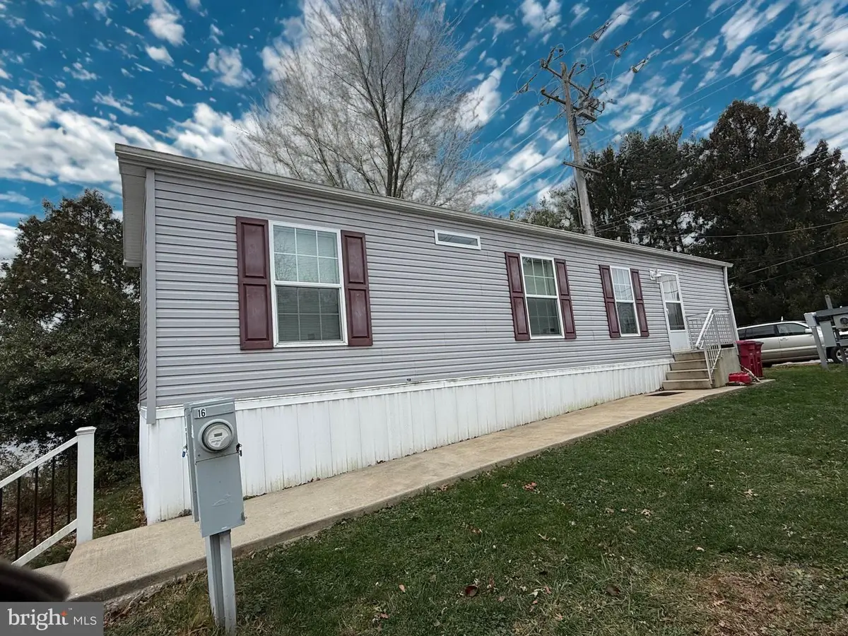 15 Mockingbird Ln, Phoenixville, PA 19460 - Image #1