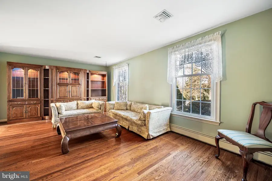 43 N Forge Manor Dr, Phoenixville, PA 19460 - Image #3