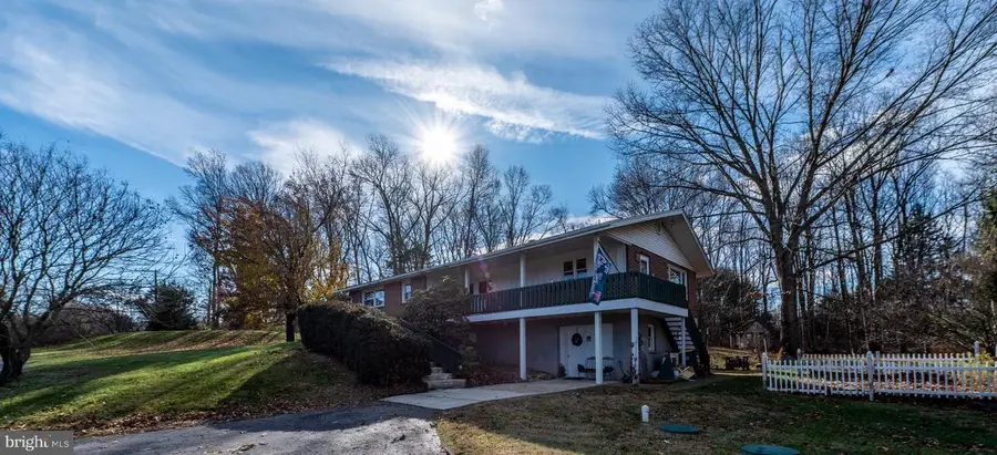 929 N Manor Rd, Honey Brook, PA 19344 - Image #2