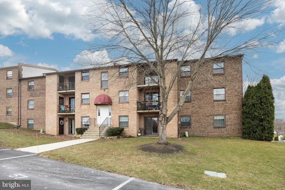 1717 Valley Dr, West Chester, PA 19382 - Image #1