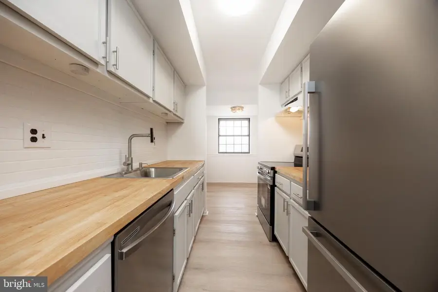 1717 Valley Dr, West Chester, PA 19382 - Image #2