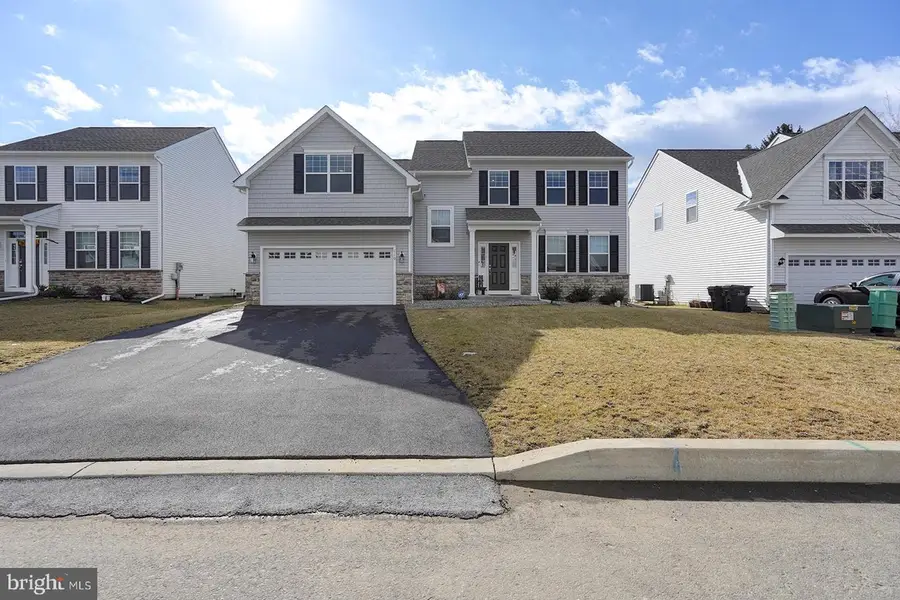 110 Petrelia Dr, Honey Brook, PA 19344 - Image #2