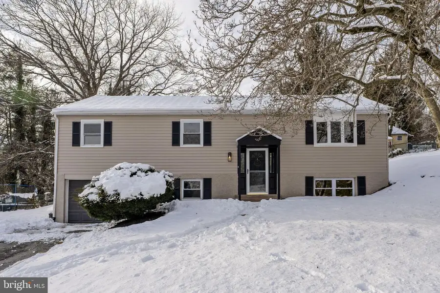 310 Buchanan Dr, Coatesville, PA 19320 - Image #2