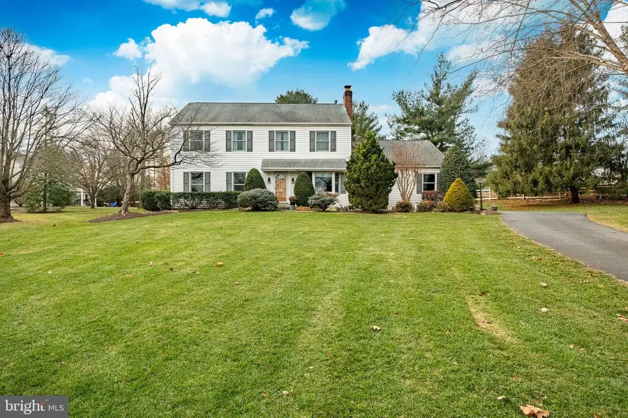 827 Plumtry Dr, West Chester, PA 19382 - Image #2