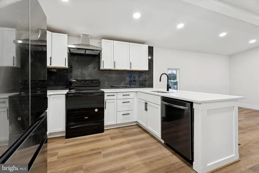 114 Linden Dr, Spring City, PA 19475 - Image #2