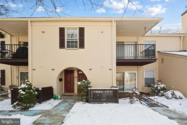 318 Old Forge Xing #318, DEVON, PA 19333