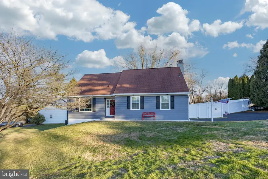 13 Marshall Cir, Downingtown, PA 19335 - Image #2