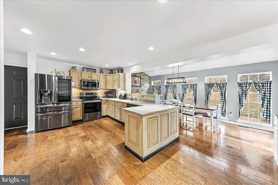 417 N Brookside Dr, Oxford, PA 19363 - Image #2