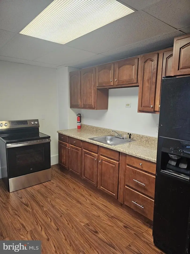 427 Oak St, Coatesville, PA 19320 - Image #2