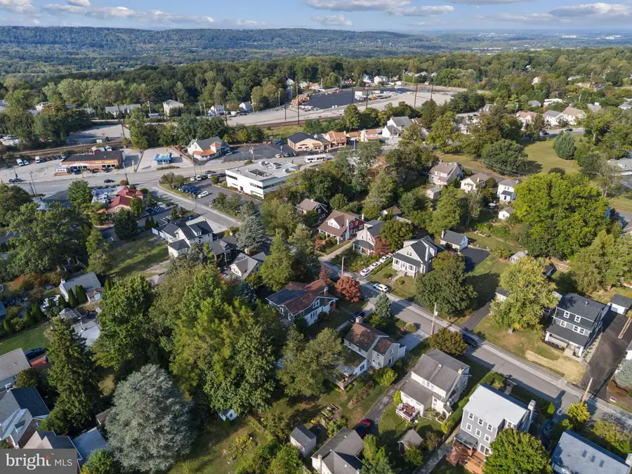 18 Manor Rd, Paoli, PA 19301 - Image #2