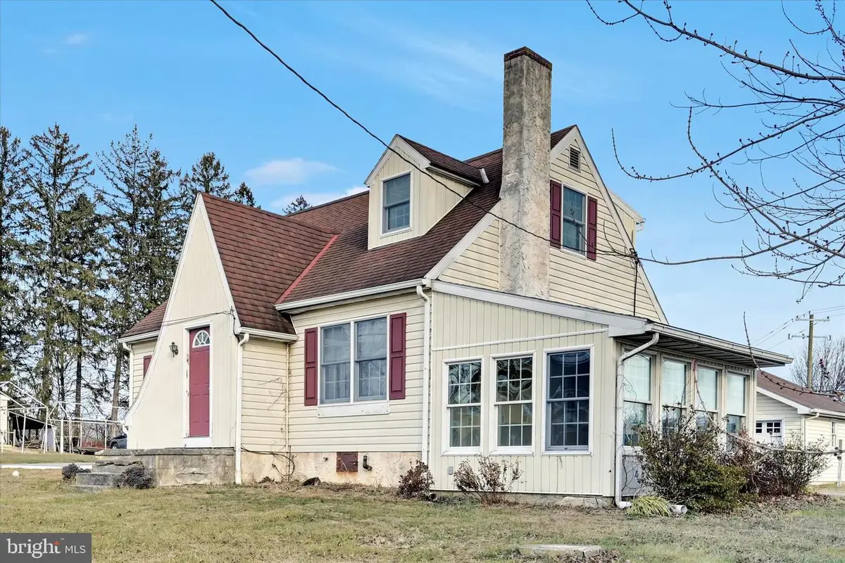 100 N Guthriesville Rd, Downingtown, PA 19335 - Image #1