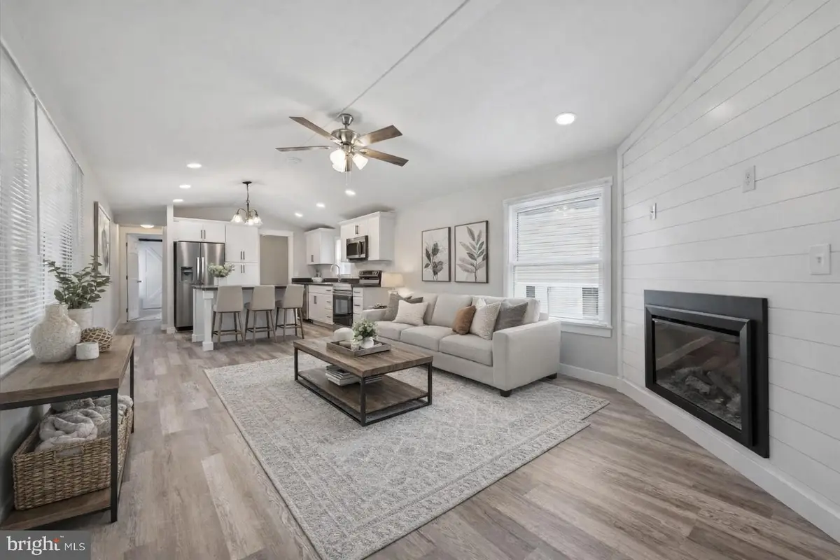 8 Cherokee Ln, Honey Brook, PA 19344 - #1