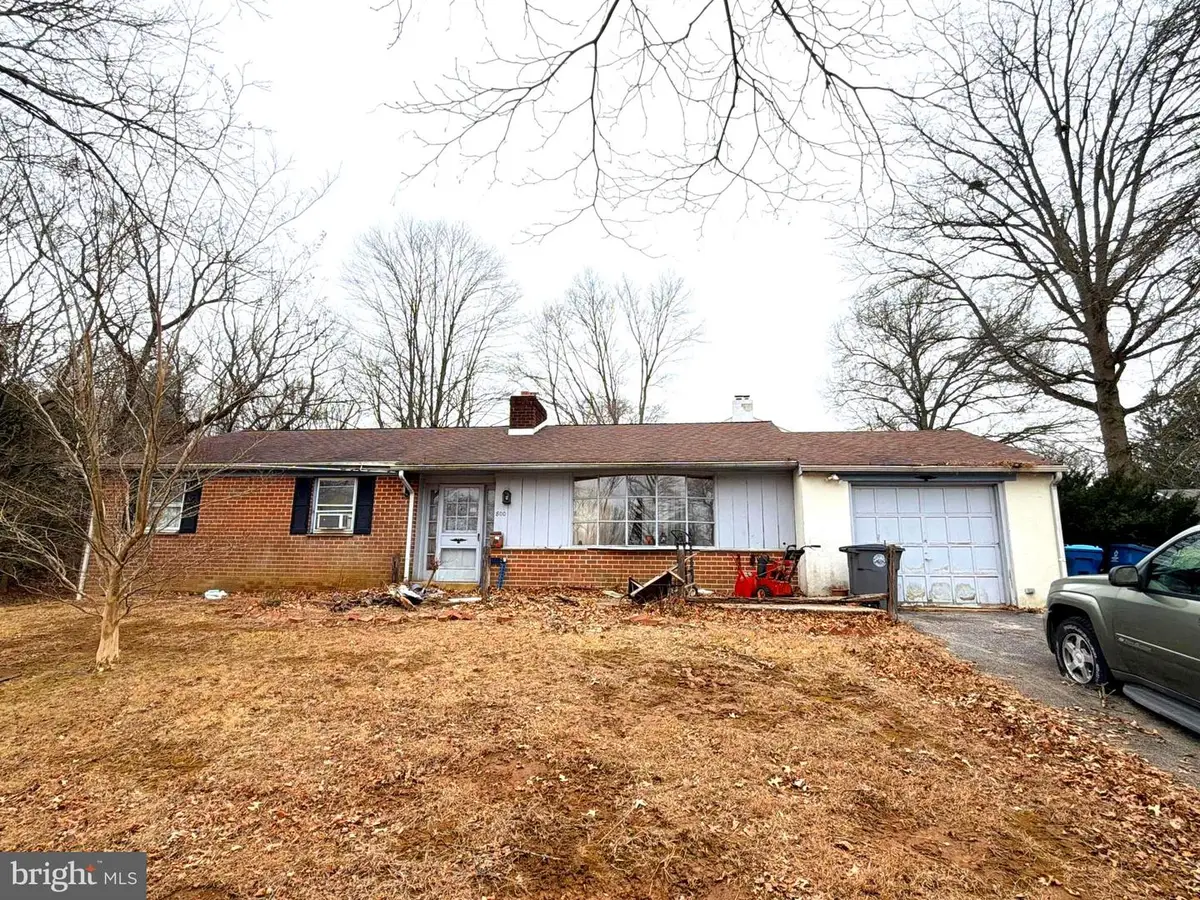 800 Falcon Ln, West Chester, PA 19382 - Image #1