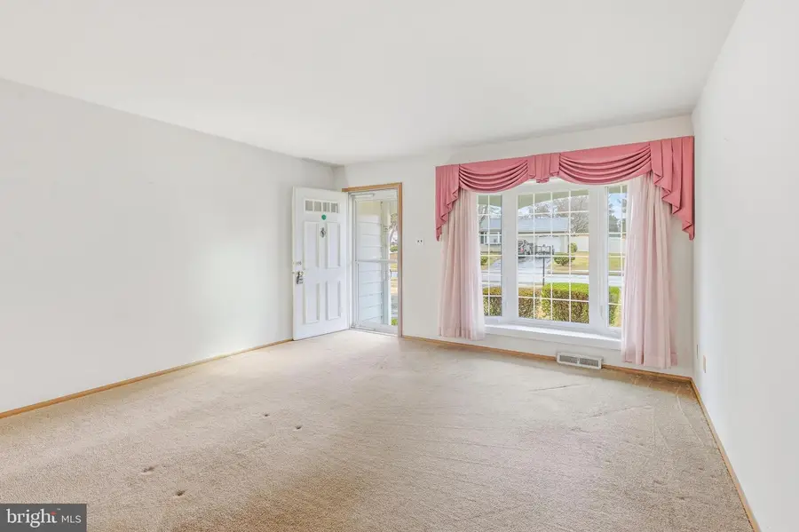 212 N Lake Dr, Downingtown, PA 19335 - Image #2