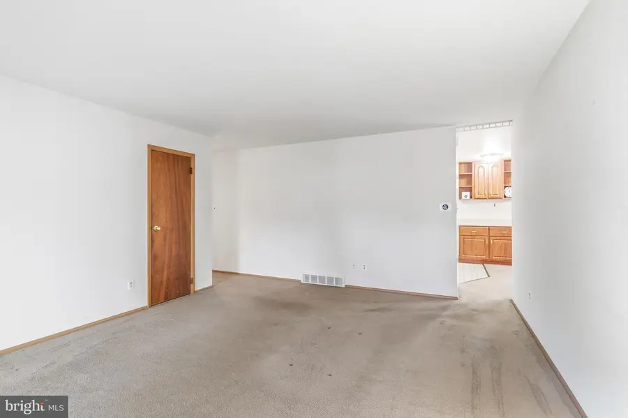 212 N Lake Dr, Downingtown, PA 19335 - Image #3