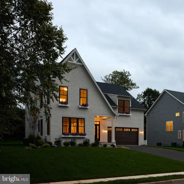 2 Martins Ln, BERWYN, PA 19312