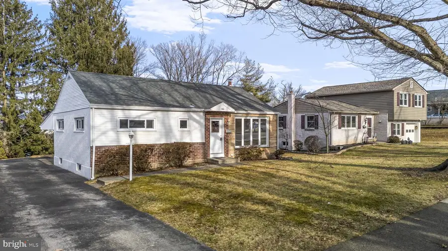 503 W Anderson Ave, Phoenixville, PA 19460 - Image #2