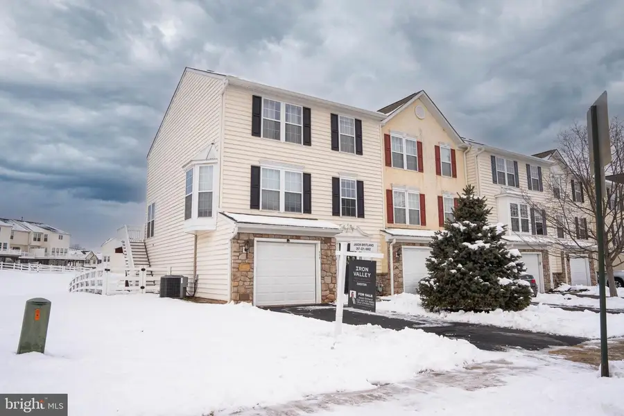 117 N Savanna Dr, Pottstown, PA 19465 - Image #2
