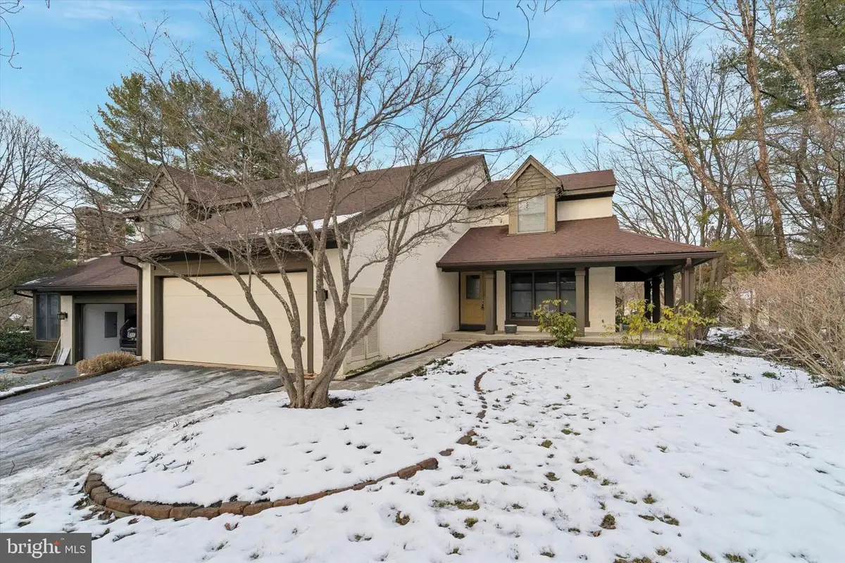 201 Springhouse Pond, Chesterbrook, PA 19087 - Image #1