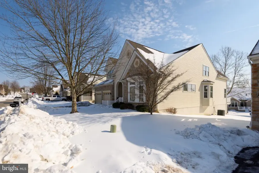 322 Mcneil Ln, West Grove, PA 19390 - #2