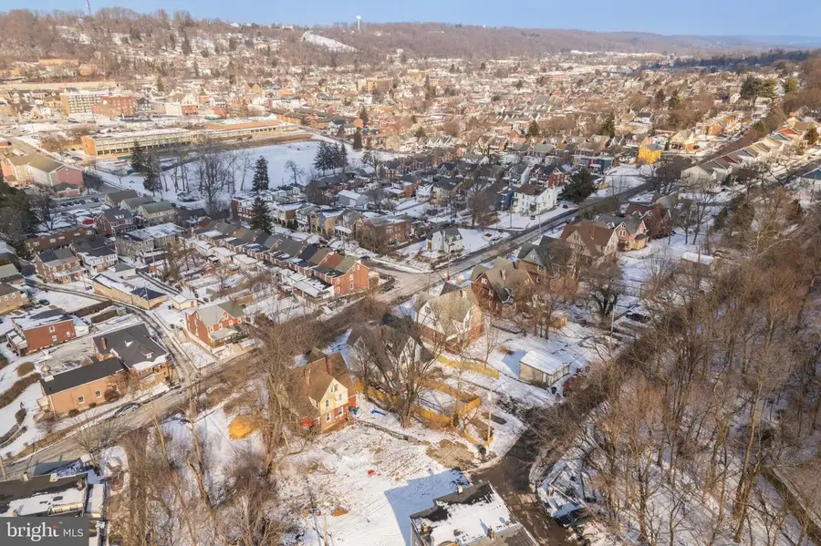 702-704 E Chestnut St, Coatesville, PA 19320 - #3