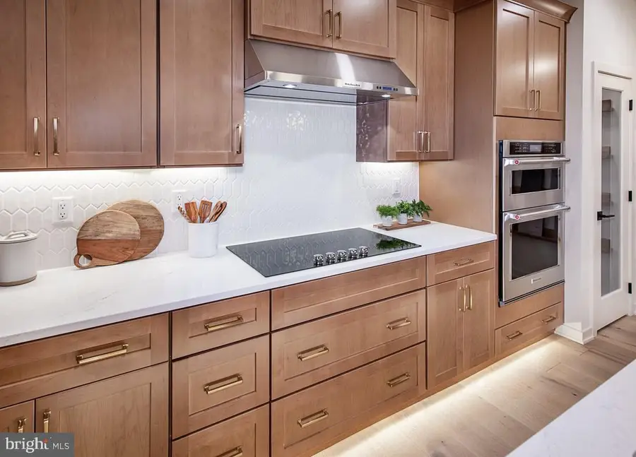 54 Grayson Ln, Downingtown, PA 19335 - Image #3