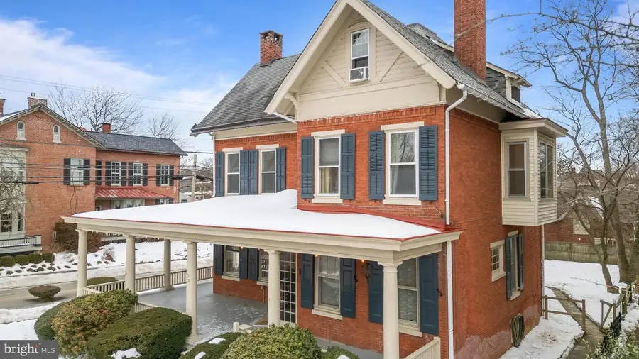 402 W Union St, West Chester, PA 19382 - #3