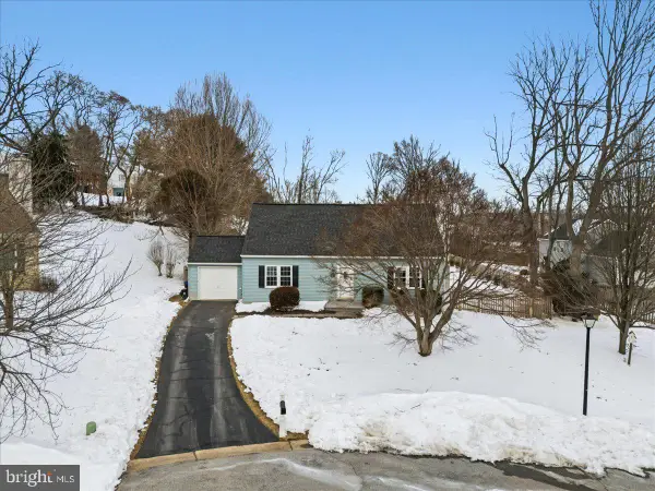 11 N Williamson Rd, AVONDALE, PA 19311