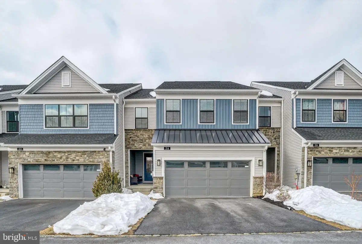 214 Iris Ln, Chester Springs, PA 19425 - #1