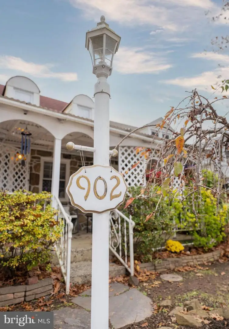 902 Woodlawn Ave, Phoenixville, PA 19460 - #3