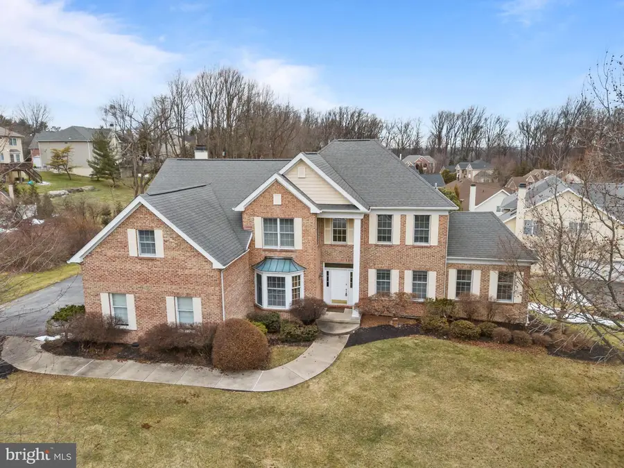 325 Shelbourne Ln, Phoenixville, PA 19460 - #2