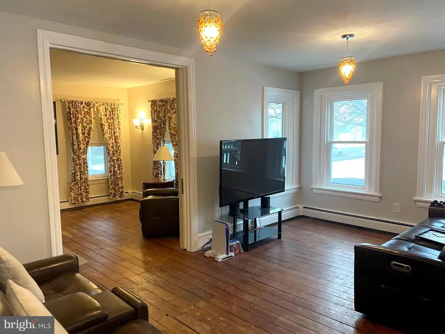 245 Maple St, Oxford, PA 19363 - #3