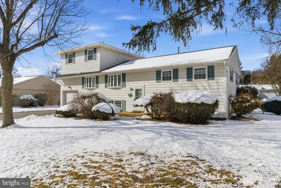 405 Sunset Dr, Downingtown, PA 19335 - #2